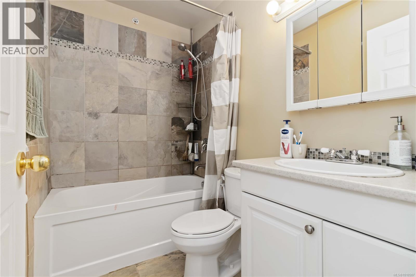 44 4061 Larchwood Dr, Saanich