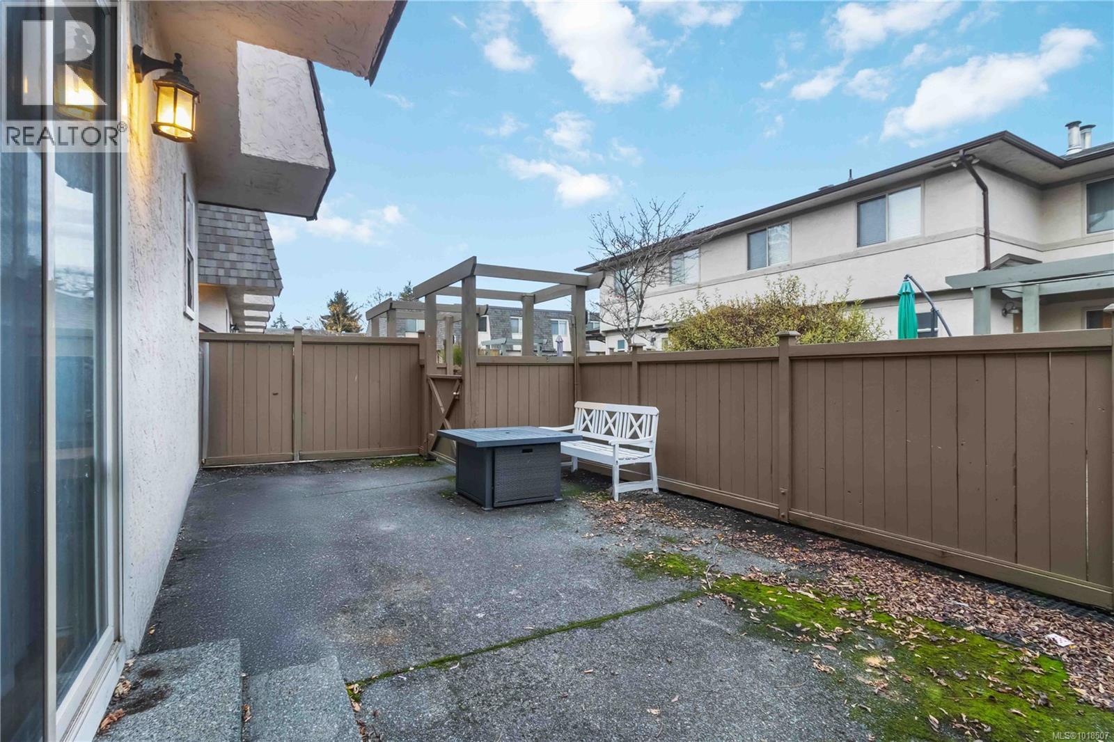 44 4061 Larchwood Dr, Saanich