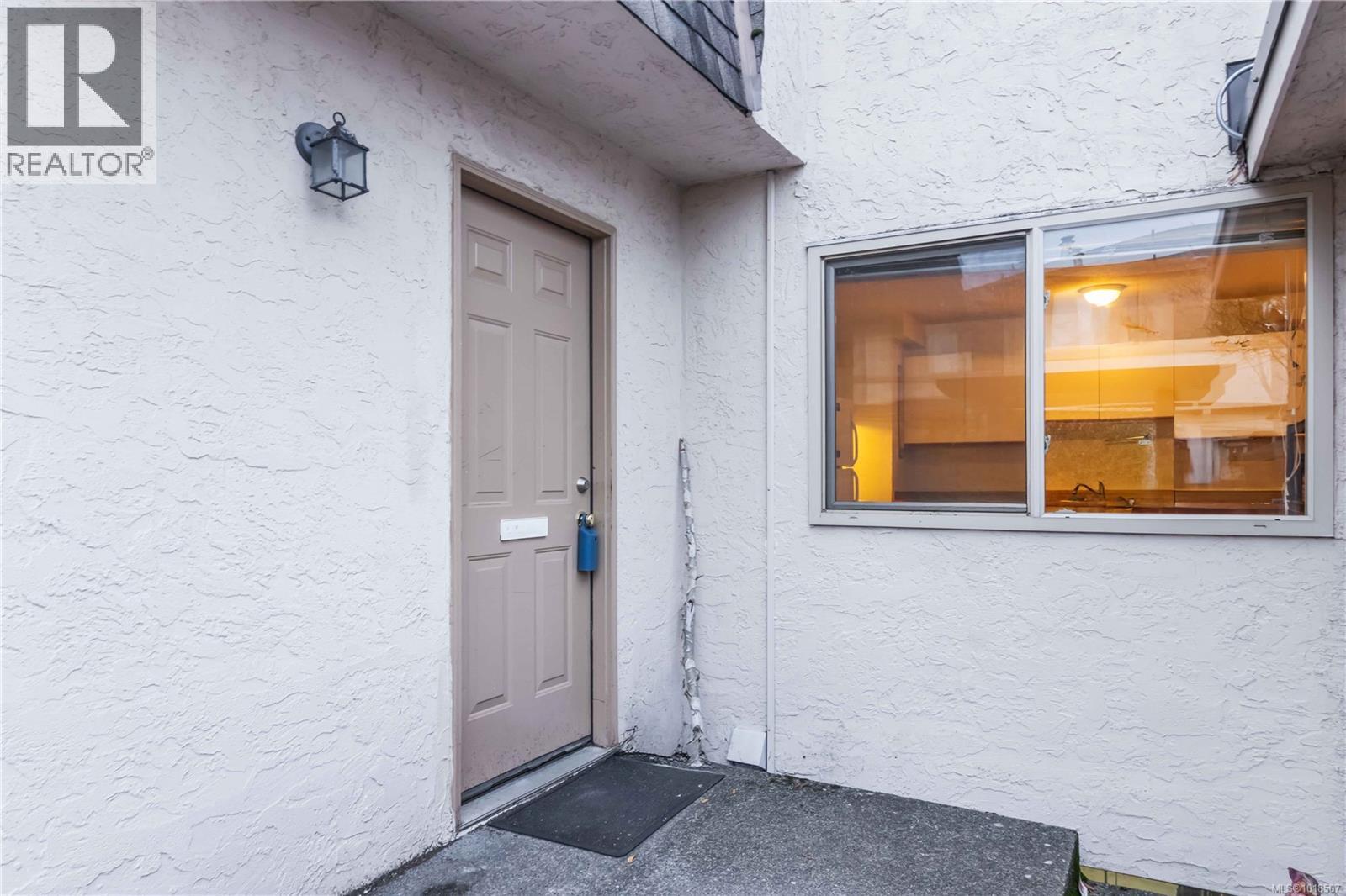 44 4061 Larchwood Dr, Saanich