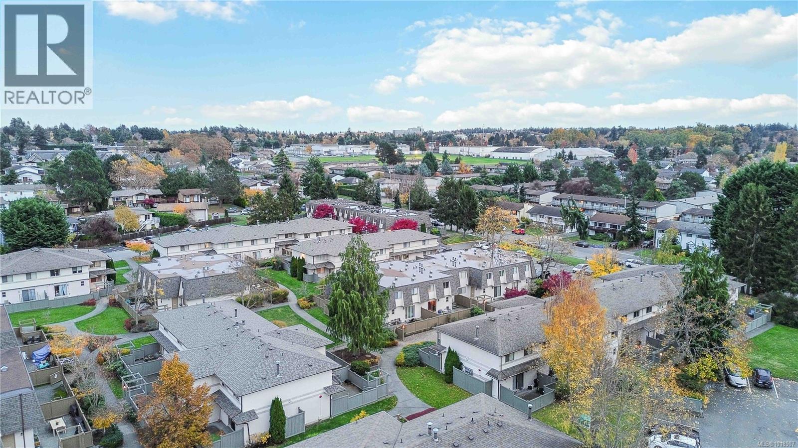 44 4061 Larchwood Dr, Saanich