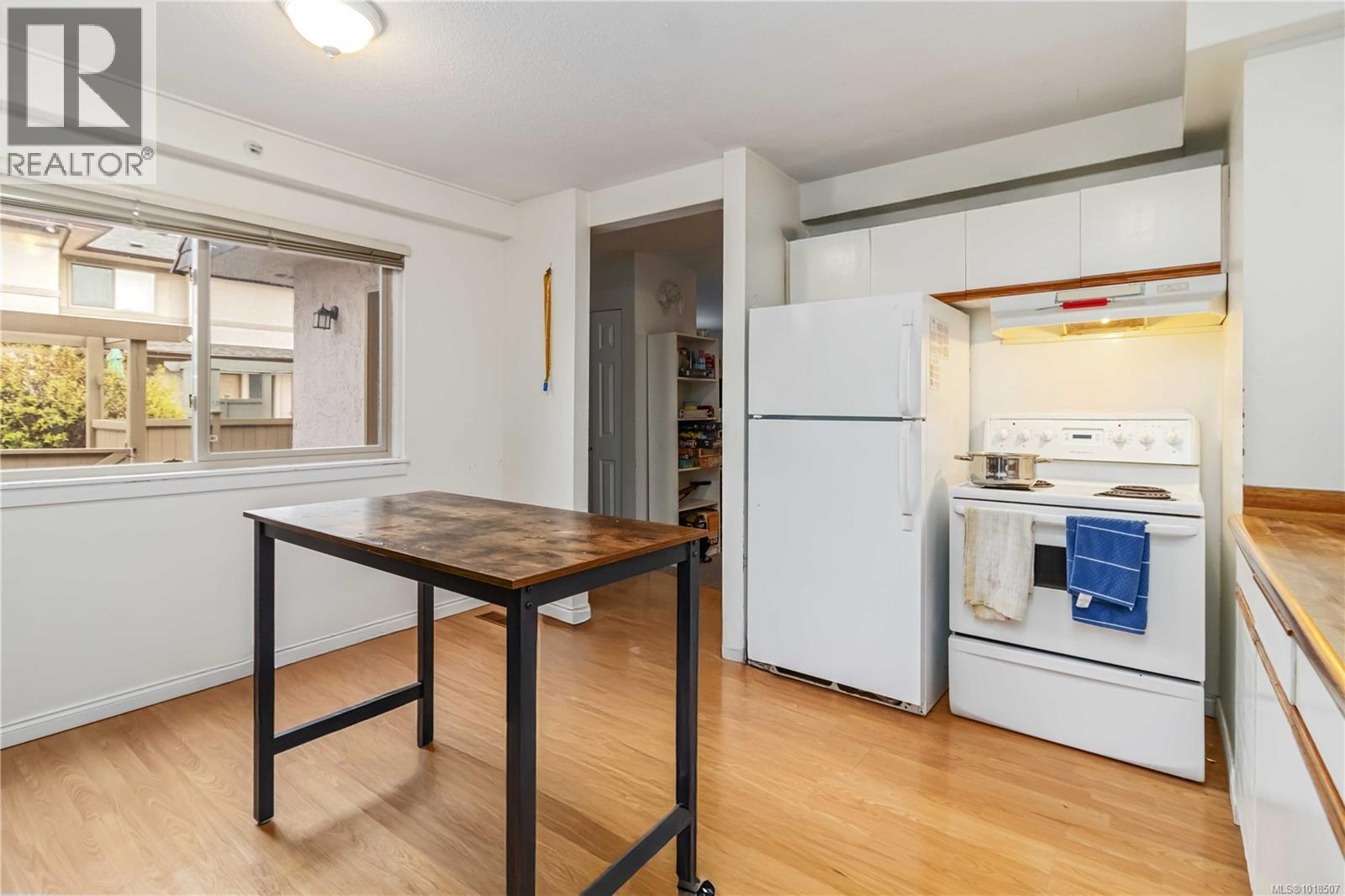 44 4061 Larchwood Dr, Saanich