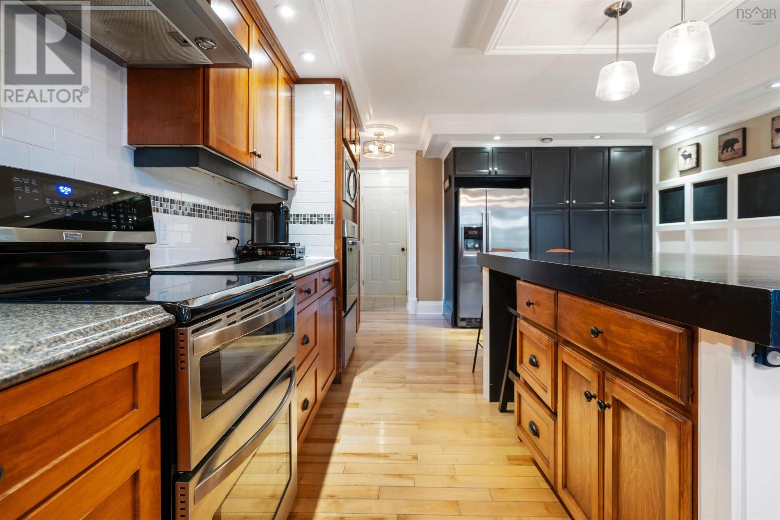 Property 24 of 49 of 2510 Picken Street