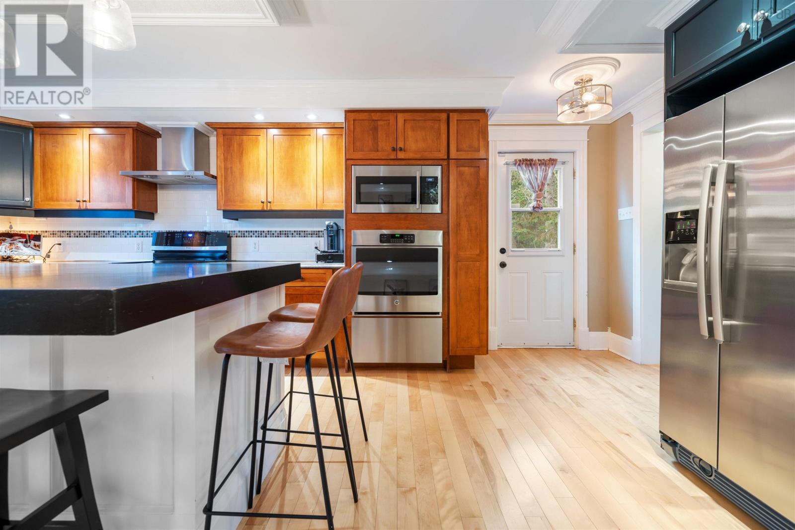 Property 20 of 49 of 2510 Picken Street