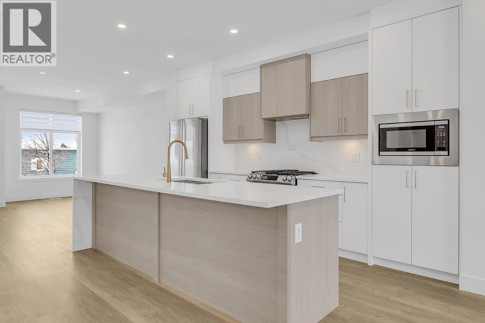 112 5300 Main Street, Kelowna