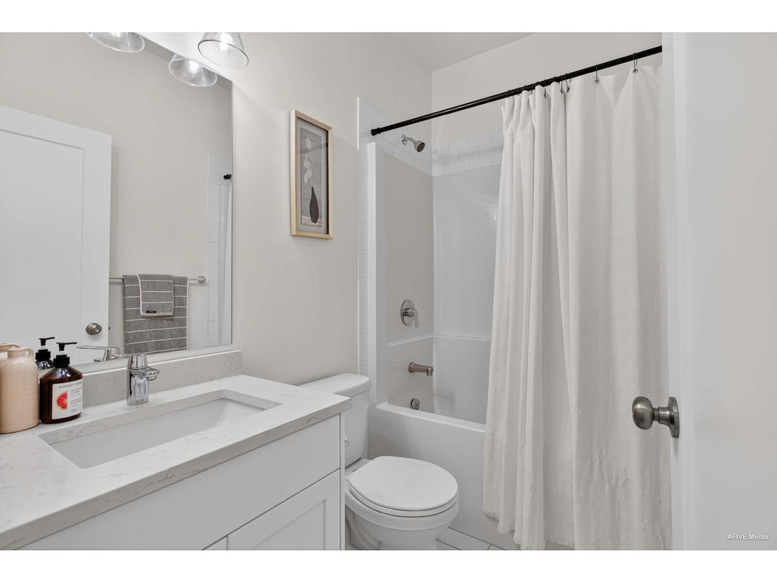 17 8200 FOXFERN ROAD, Lower Landing, Chilliwack