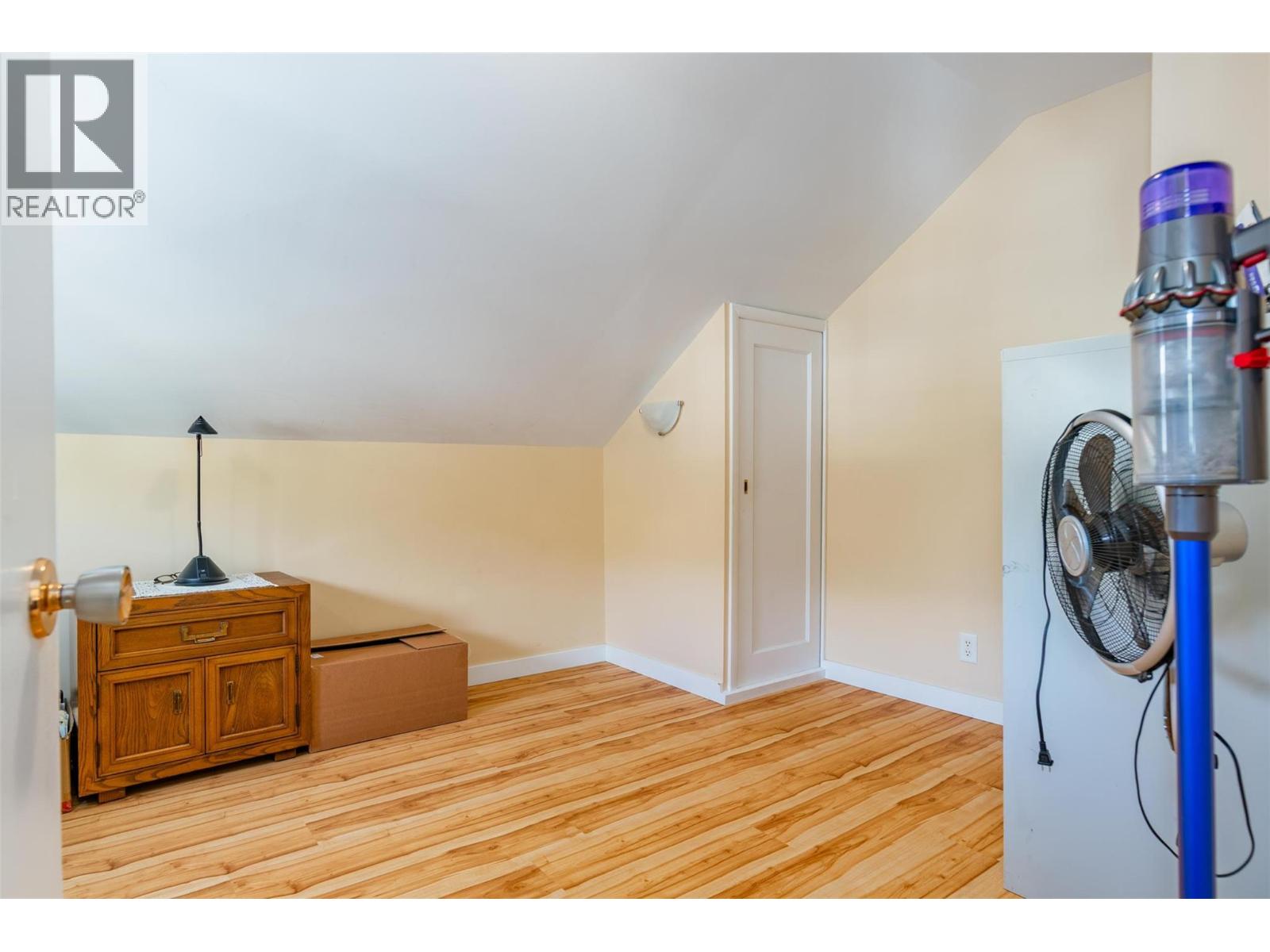 1631 Fifth Avenue, Trail