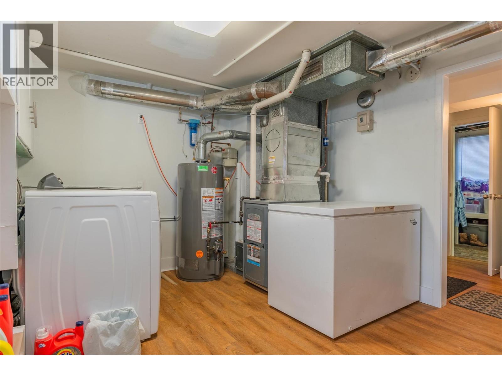 1631 Fifth Avenue, Trail