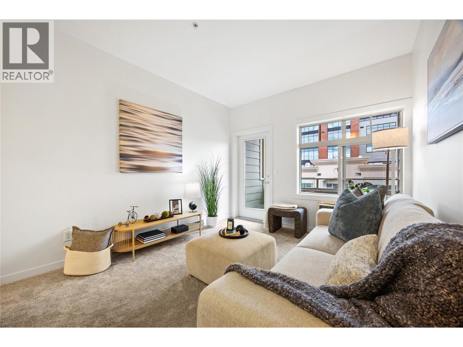 302 538 McKay Avenue, Kelowna