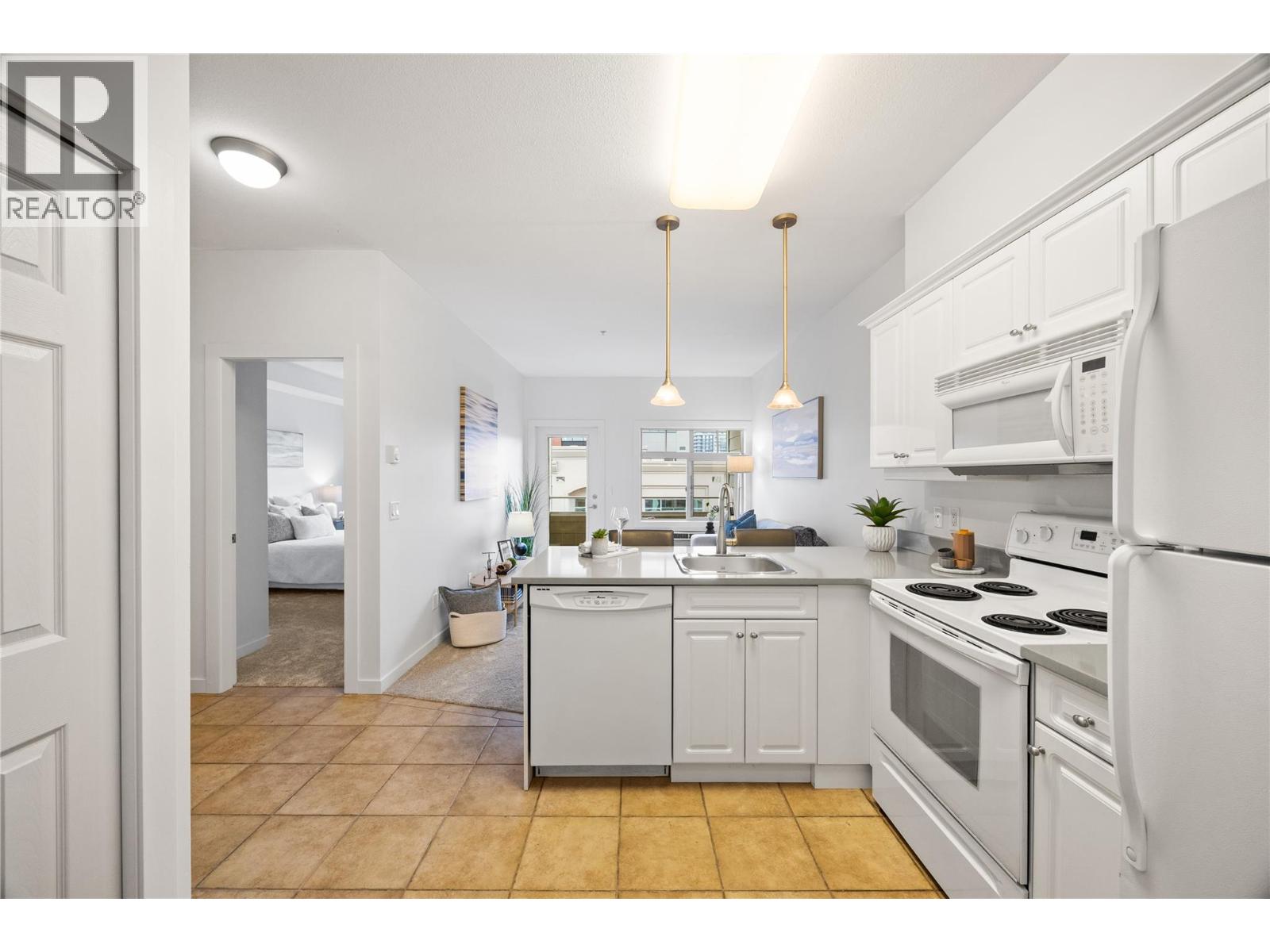 302 538 McKay Avenue, Kelowna