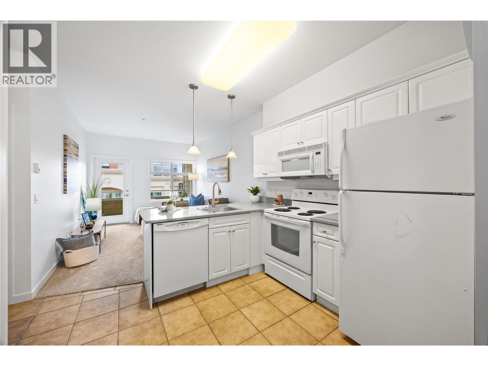 302 538 McKay Avenue, Kelowna