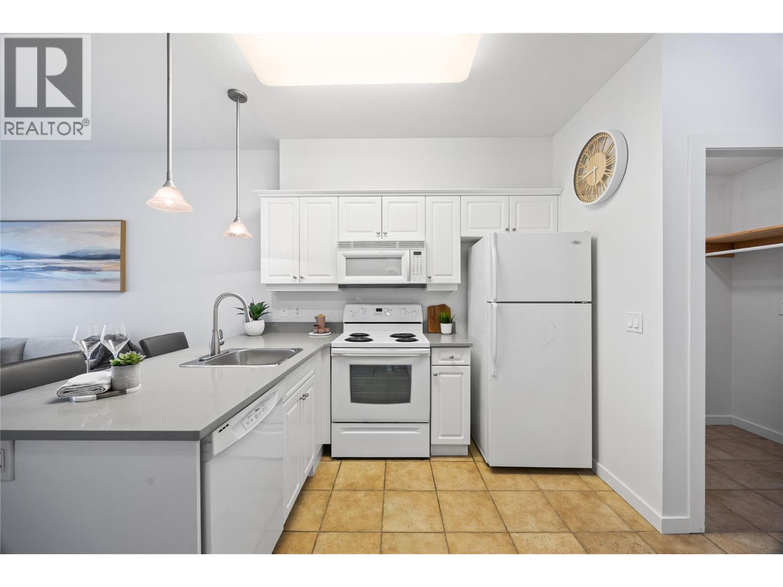 302 538 McKay Avenue, Kelowna