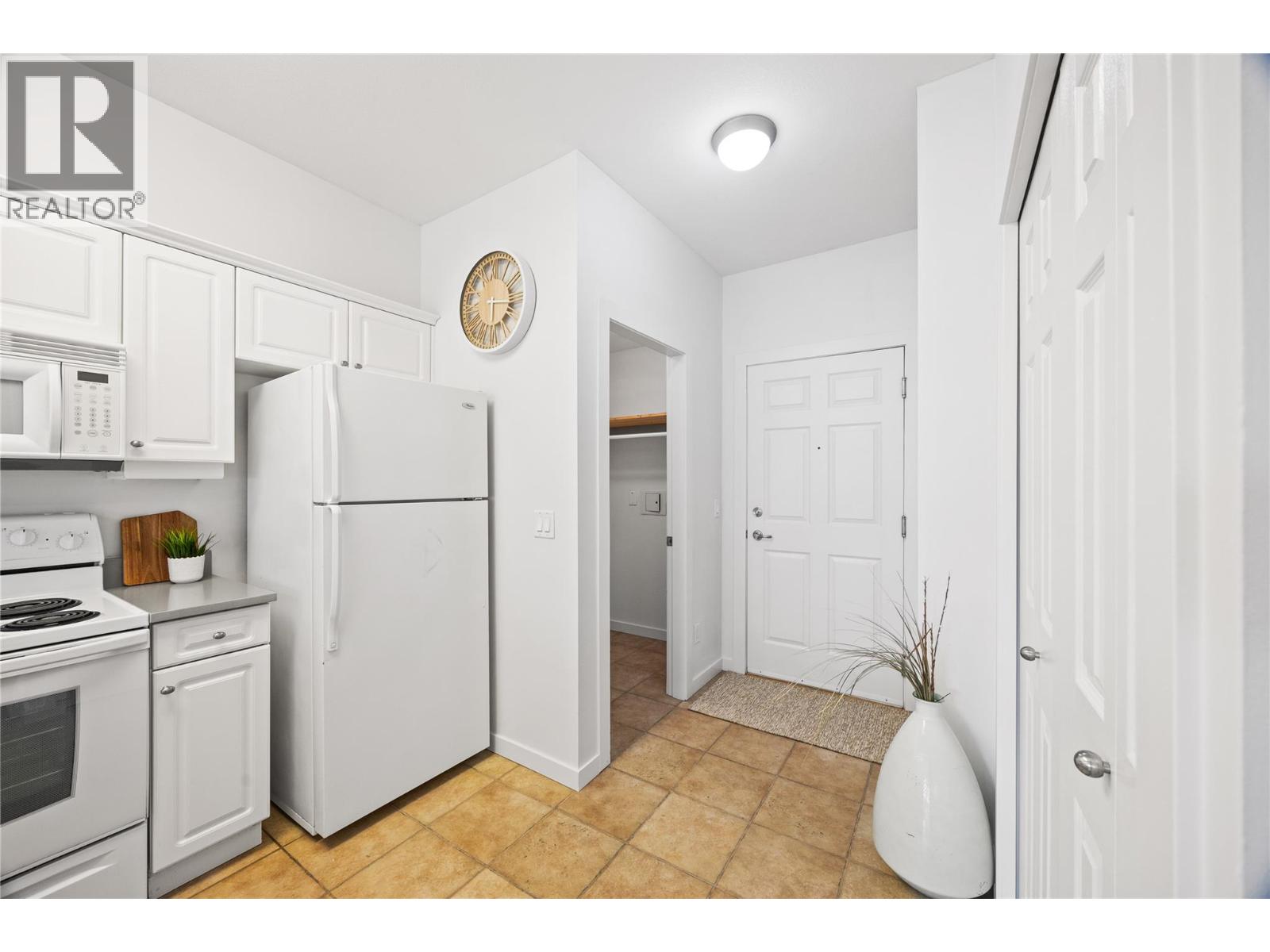 302 538 McKay Avenue, Kelowna