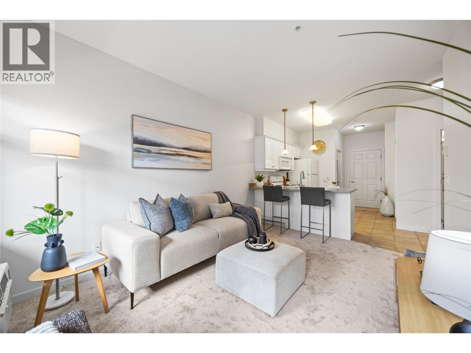 302 538 McKay Avenue, Kelowna