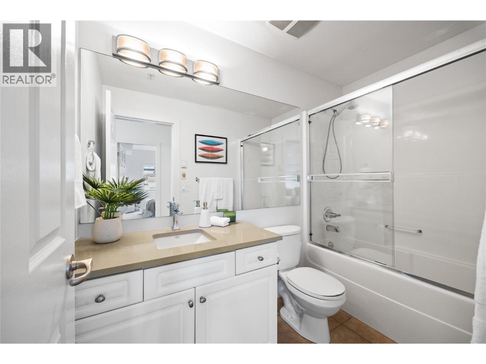 302 538 McKay Avenue, Kelowna