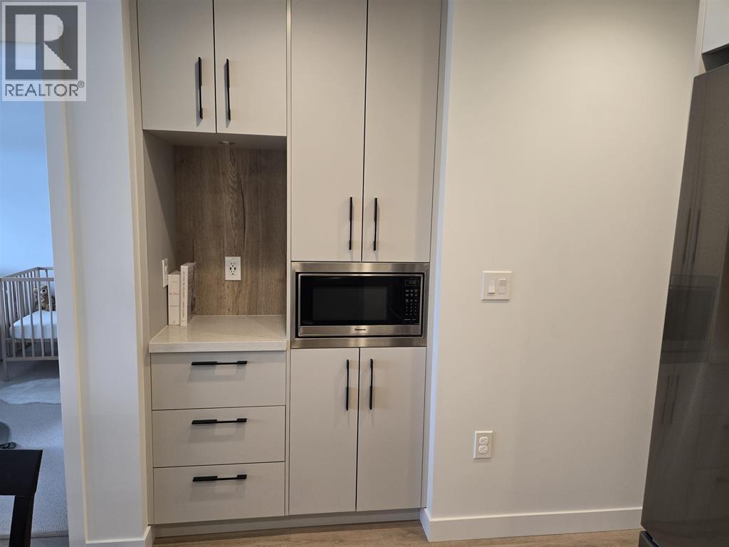 403 3018 ST GEORGE STREET, Port Moody