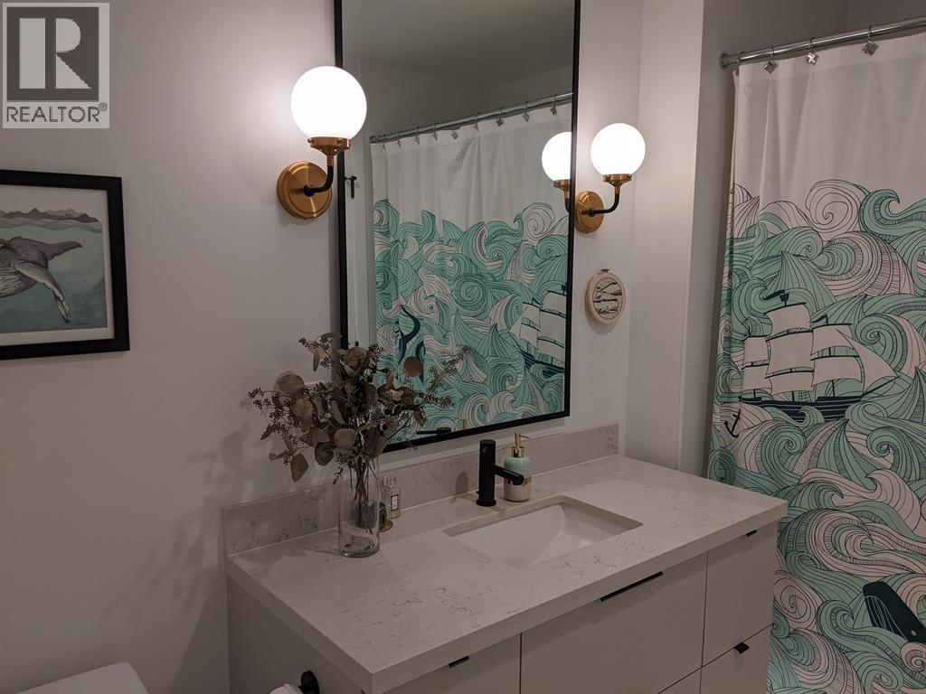 403 3018 ST GEORGE STREET, Port Moody