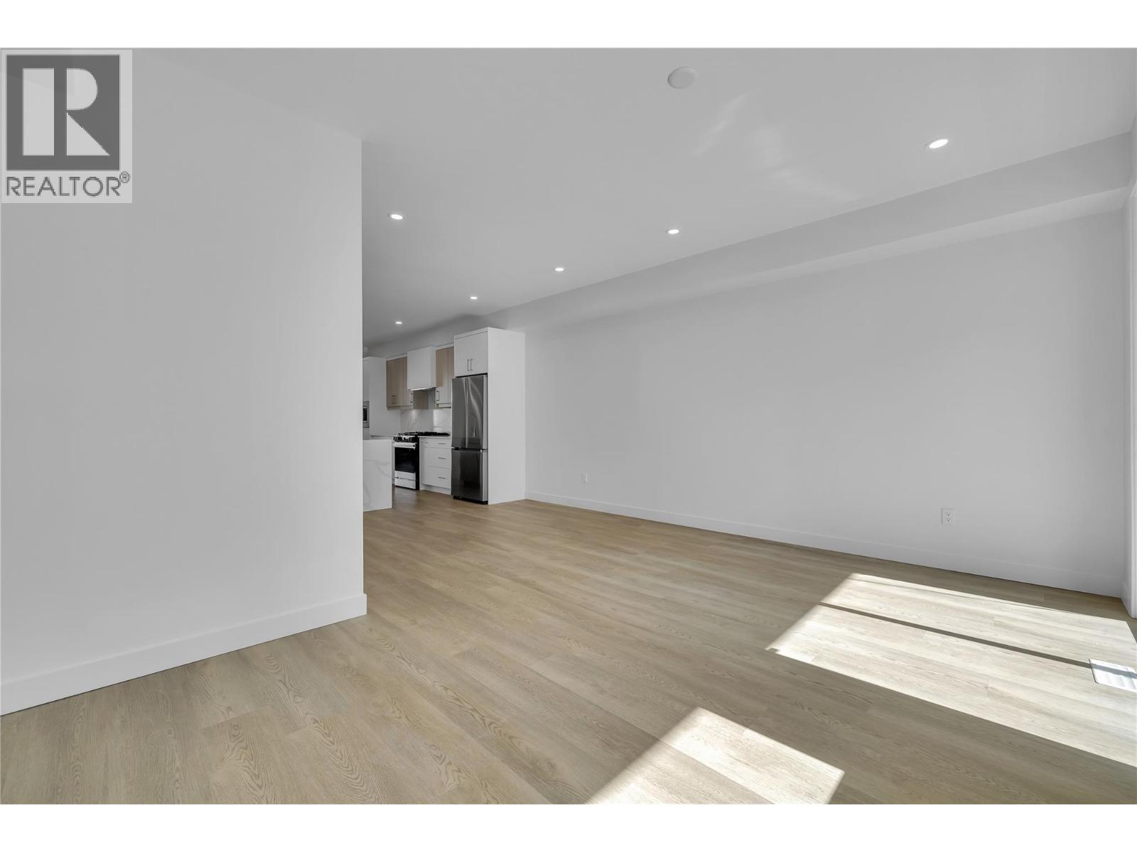 118 5300 Main Street, Kelowna