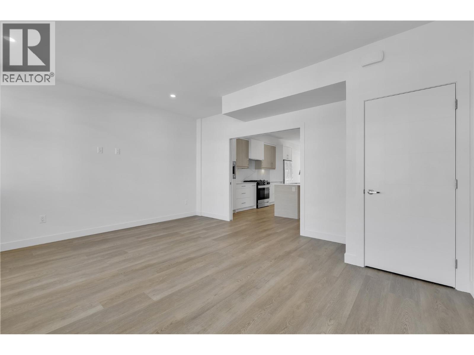 118 5300 Main Street, Kelowna