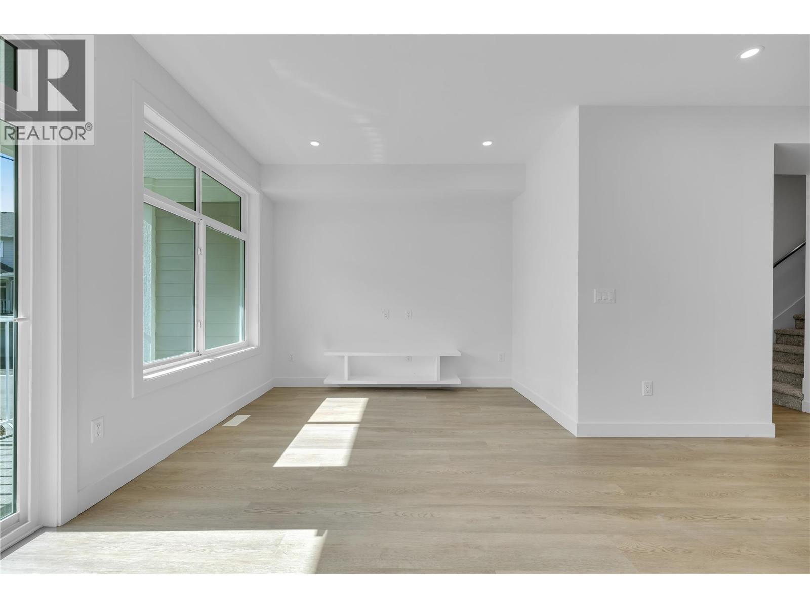 118 5300 Main Street, Kelowna