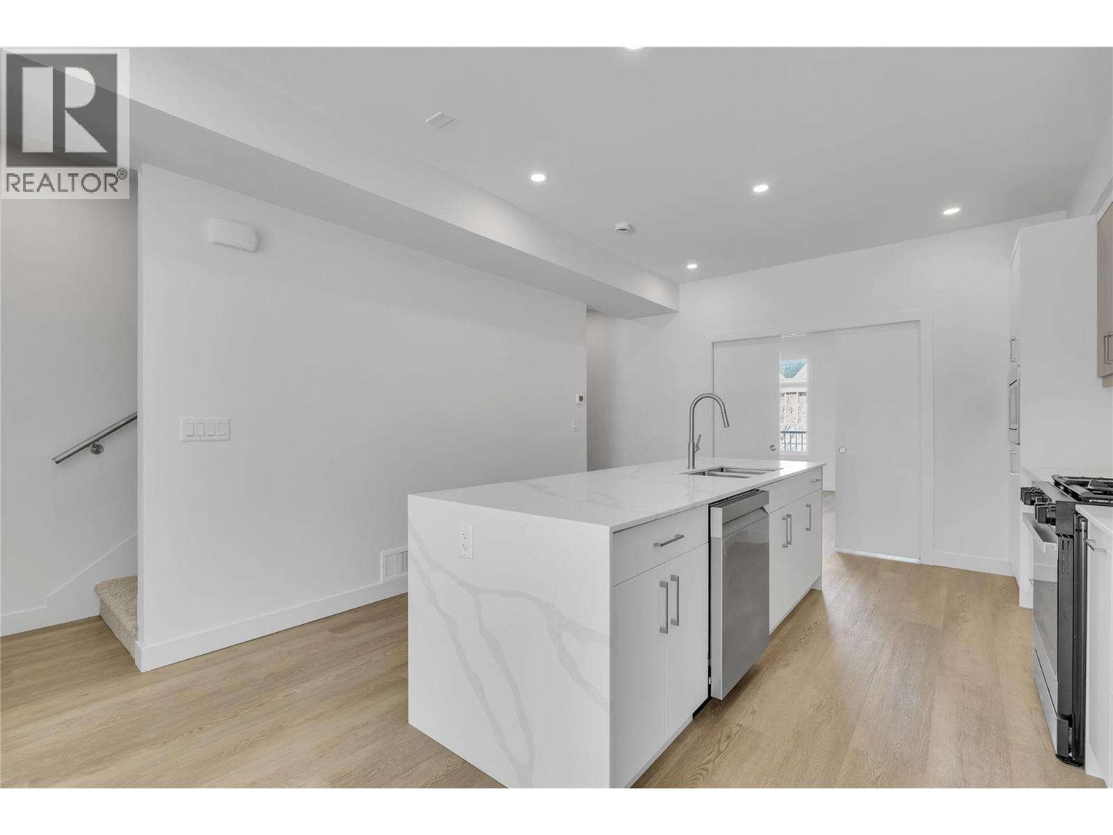 118 5300 Main Street, Kelowna