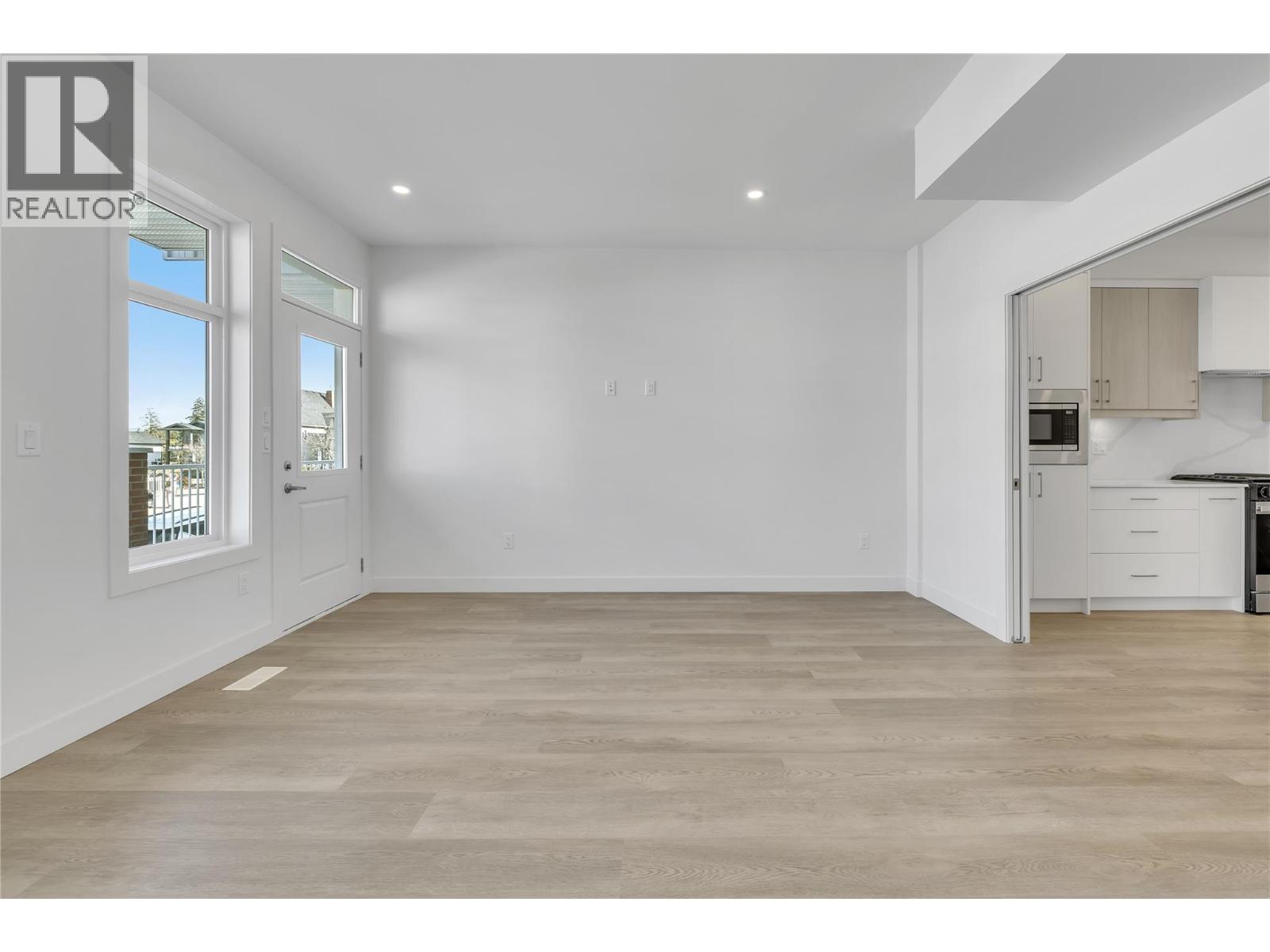 118 5300 Main Street, Kelowna