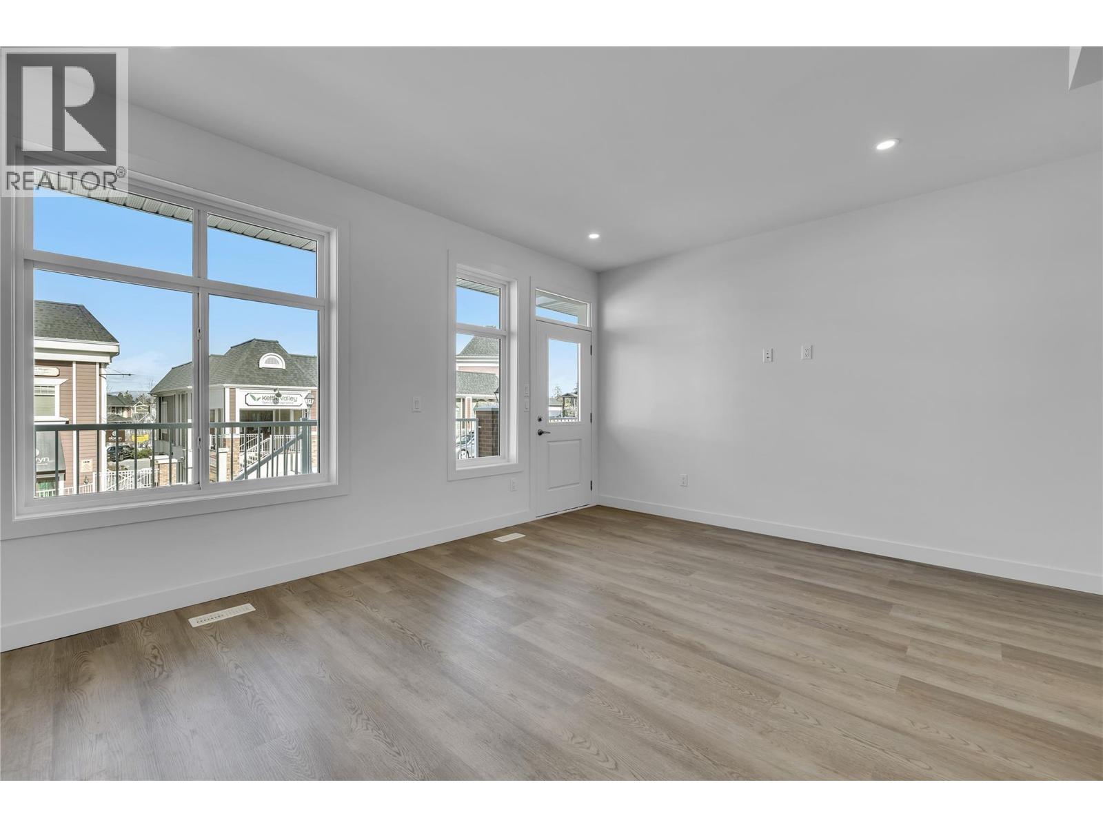 118 5300 Main Street, Kelowna