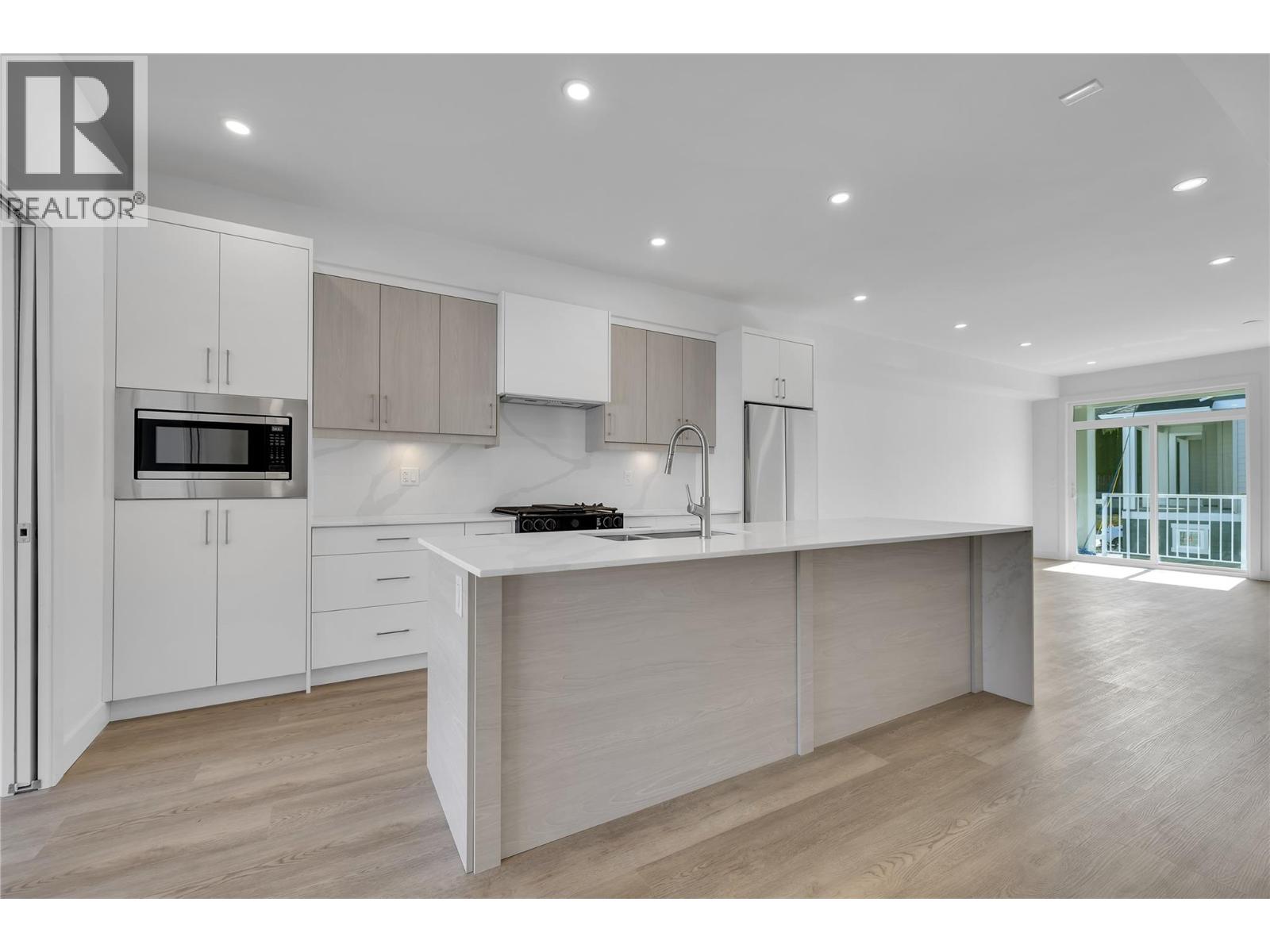 118 5300 Main Street, Kelowna