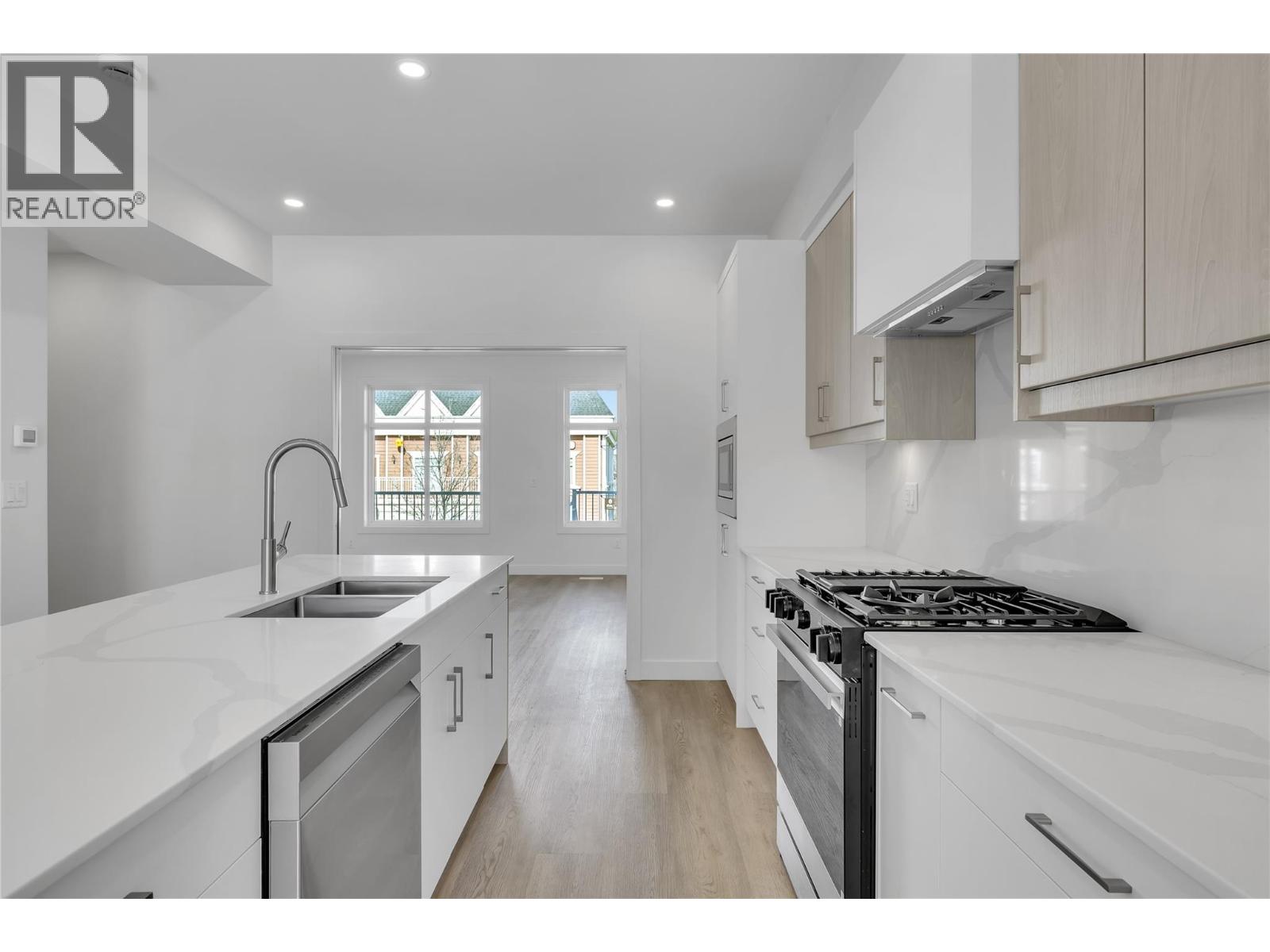 118 5300 Main Street, Kelowna