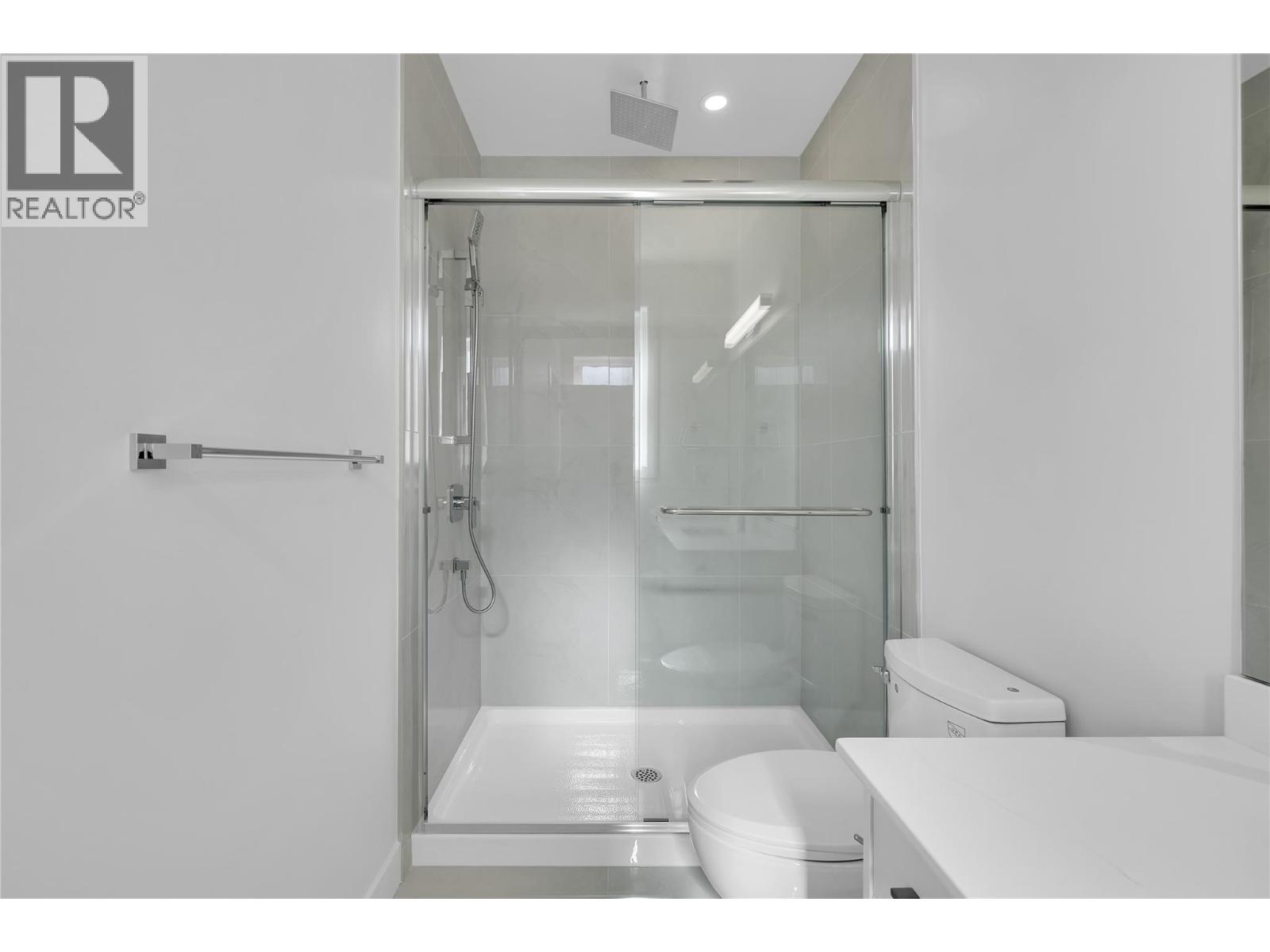 118 5300 Main Street, Kelowna