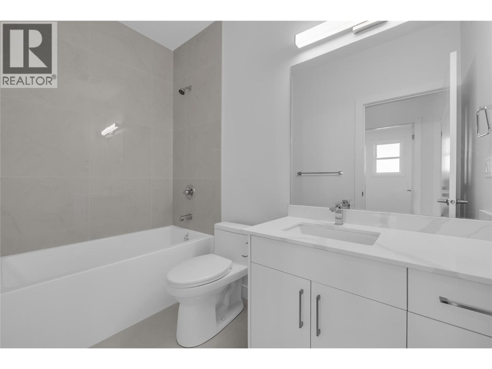 118 5300 Main Street, Kelowna