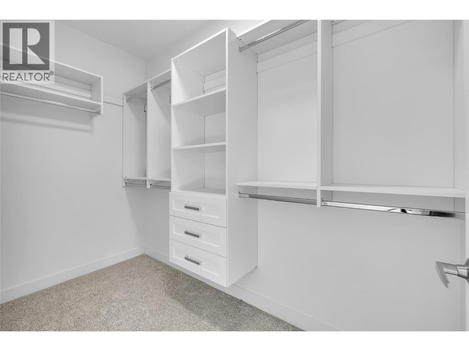 118 5300 Main Street, Kelowna