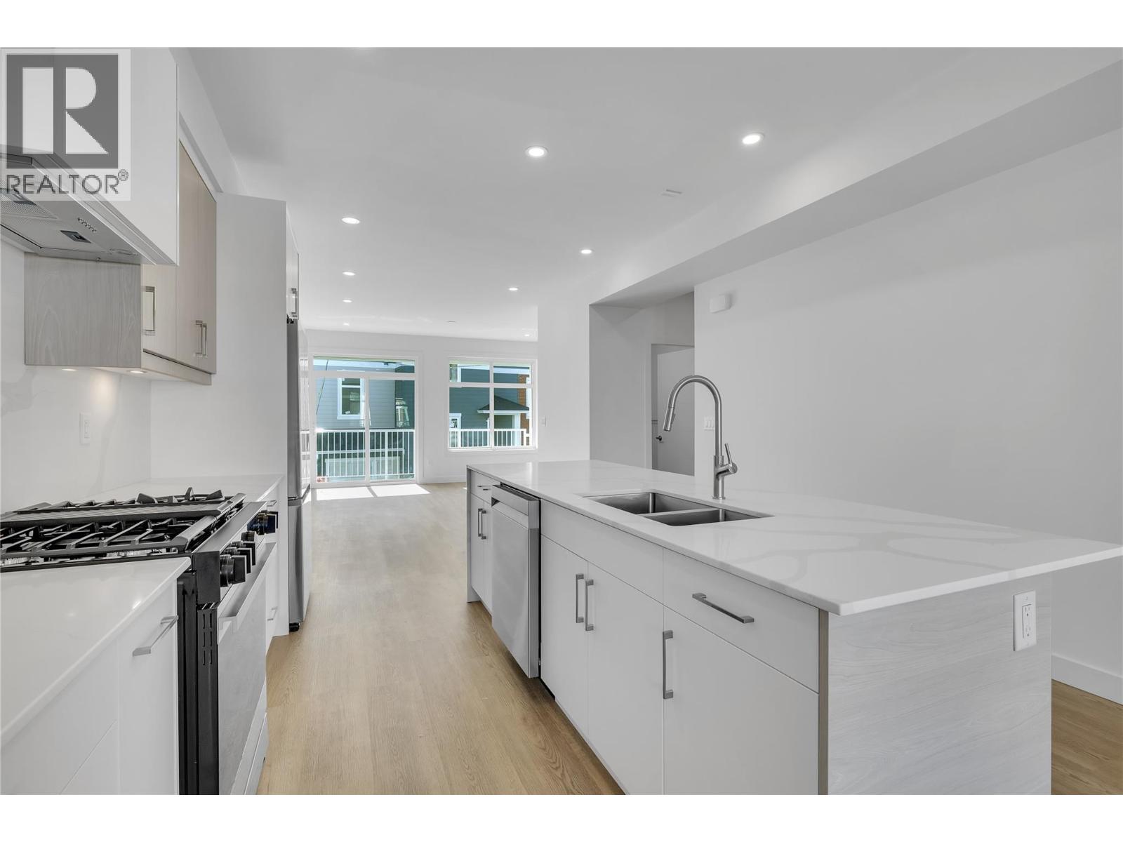 118 5300 Main Street, Kelowna