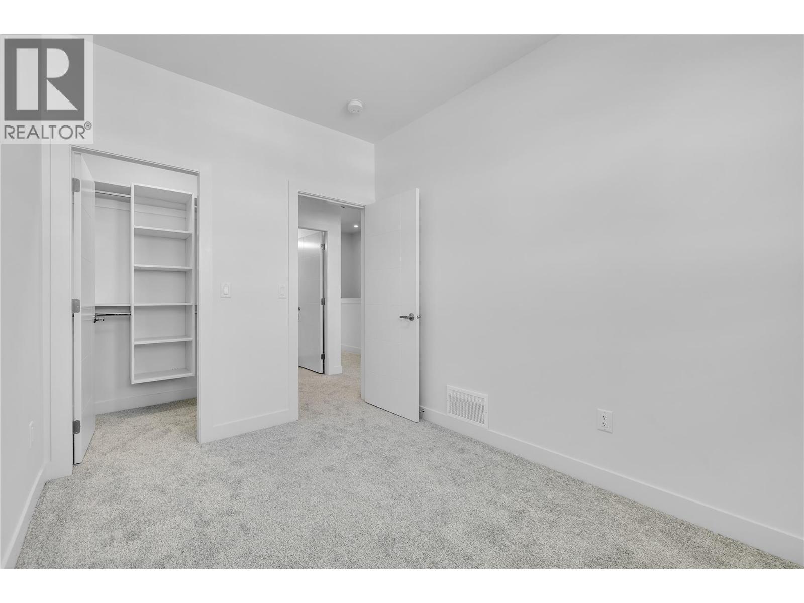 118 5300 Main Street, Kelowna