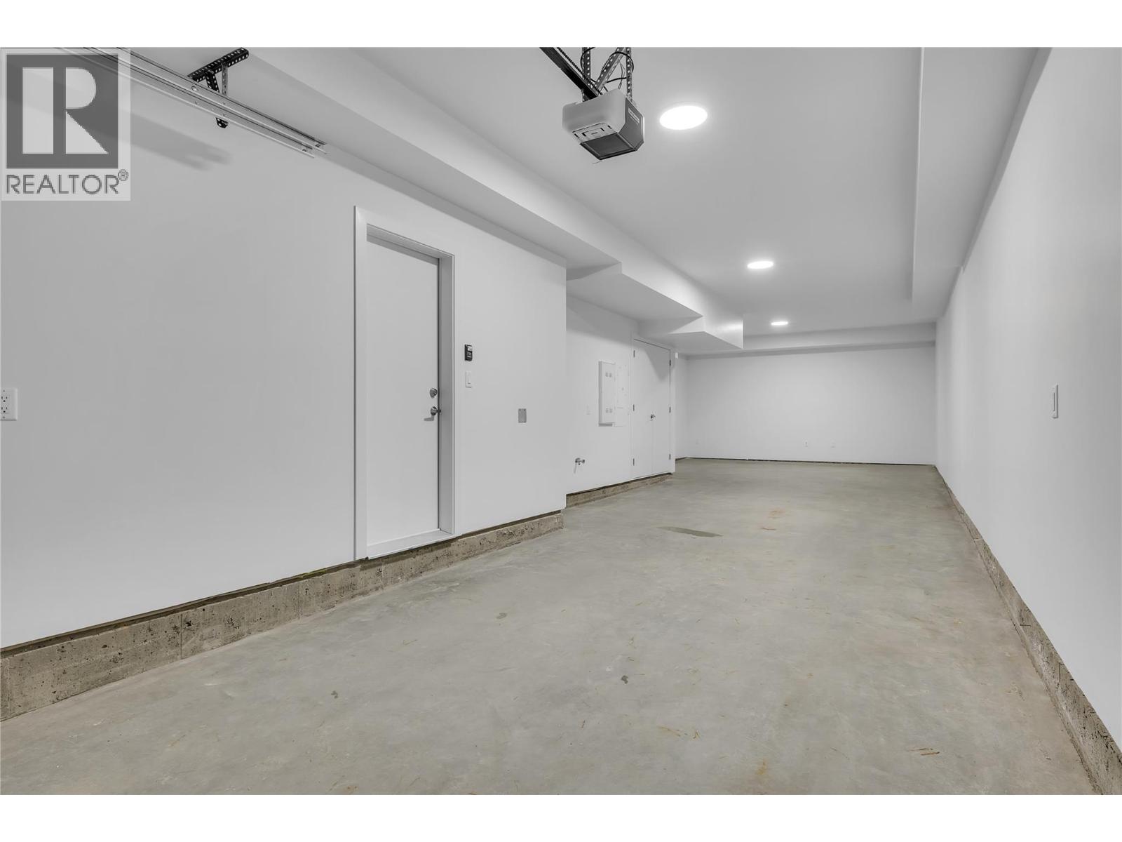 118 5300 Main Street, Kelowna