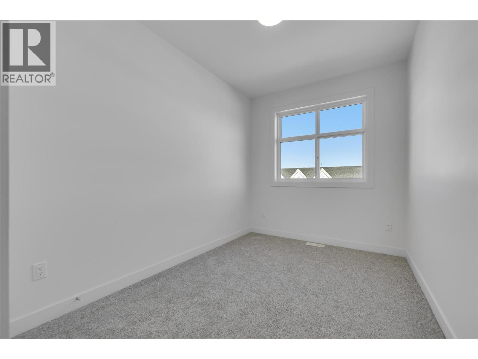 118 5300 Main Street, Kelowna