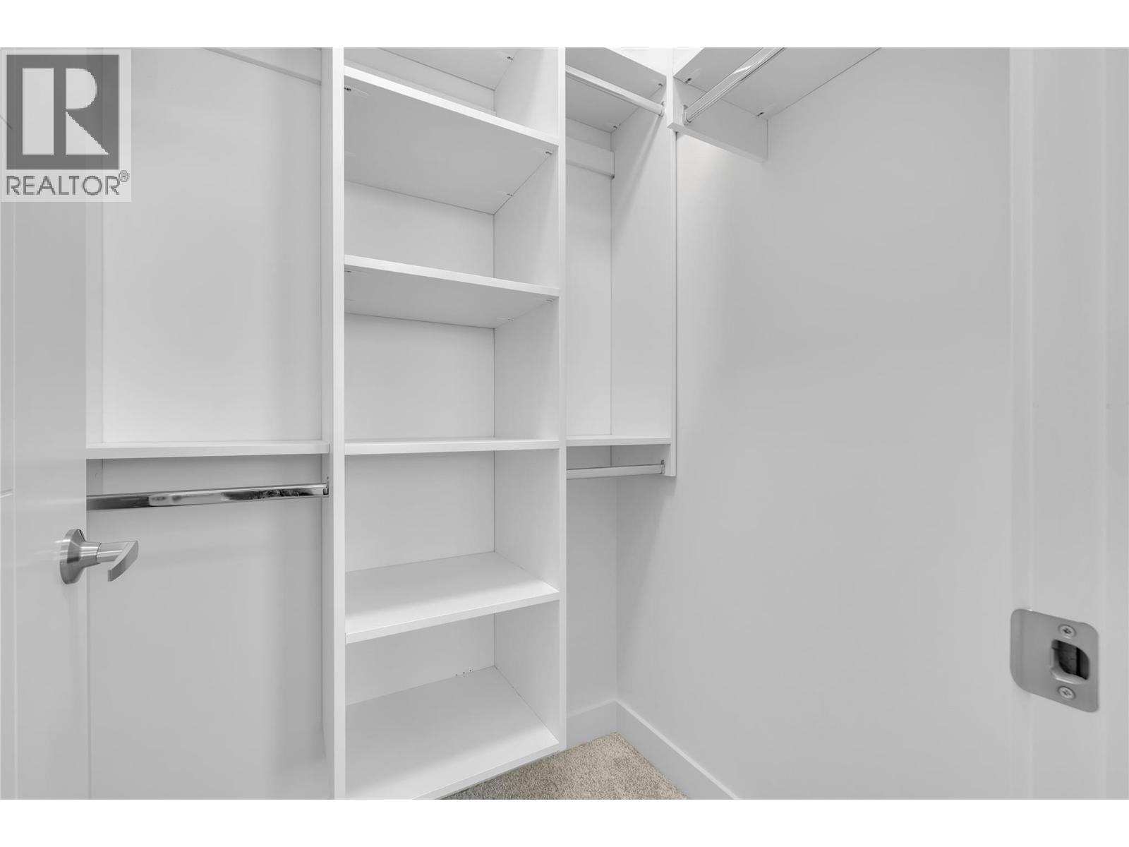 118 5300 Main Street, Kelowna