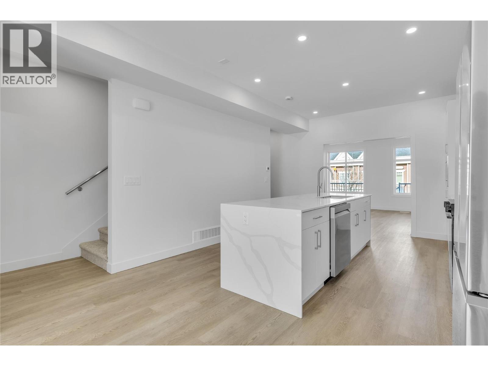 118 5300 Main Street, Kelowna