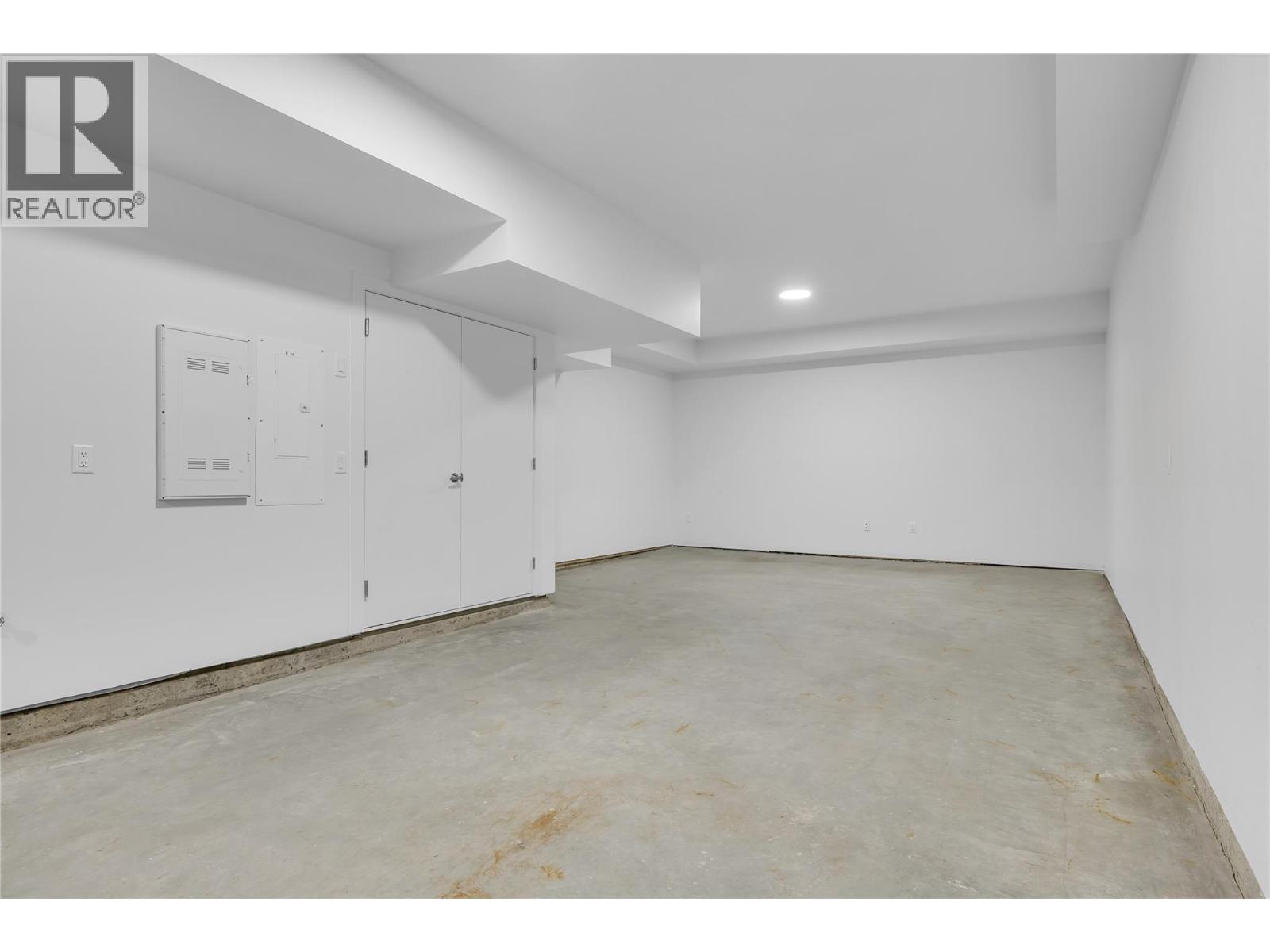 118 5300 Main Street, Kelowna