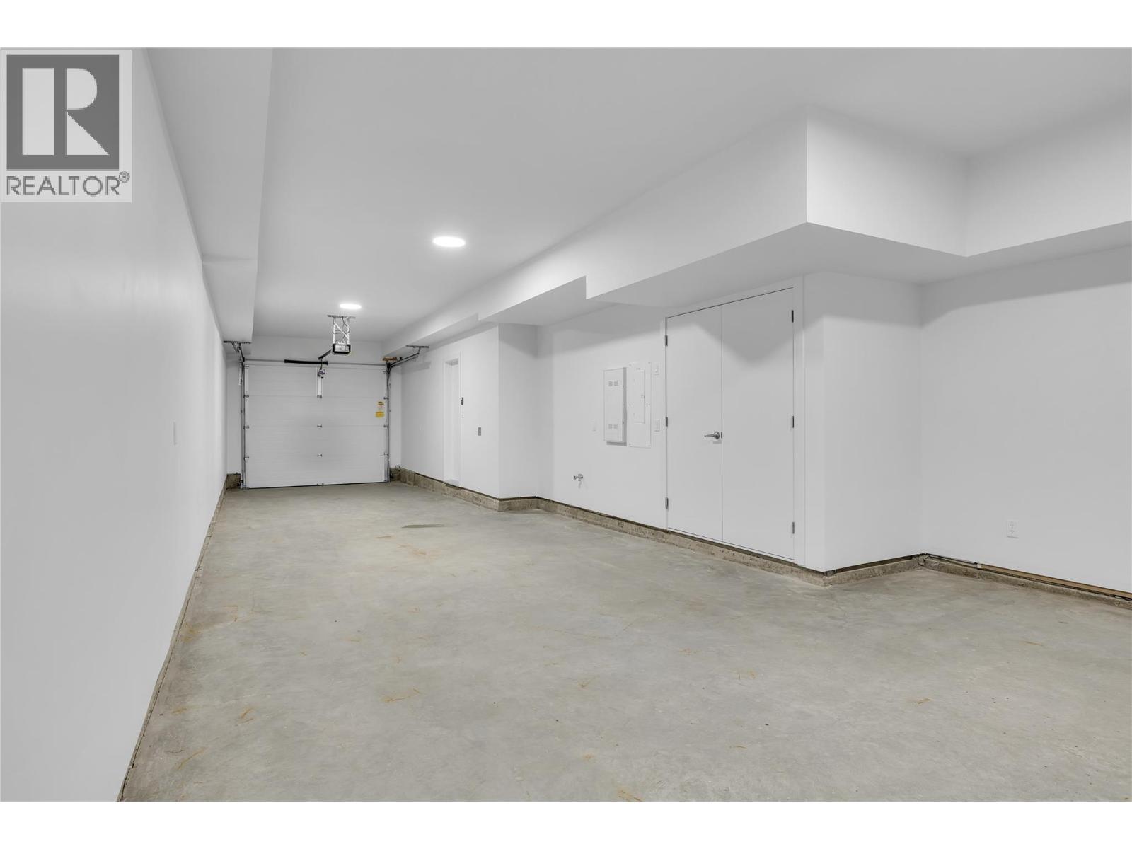 118 5300 Main Street, Kelowna