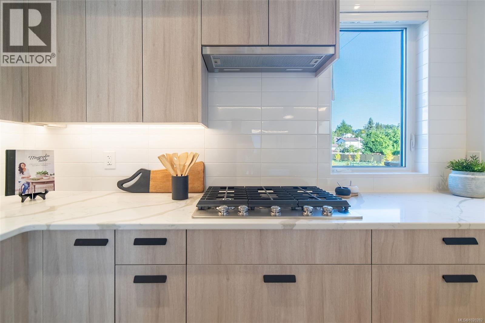 14 4253 Dieppe Rd, Saanich