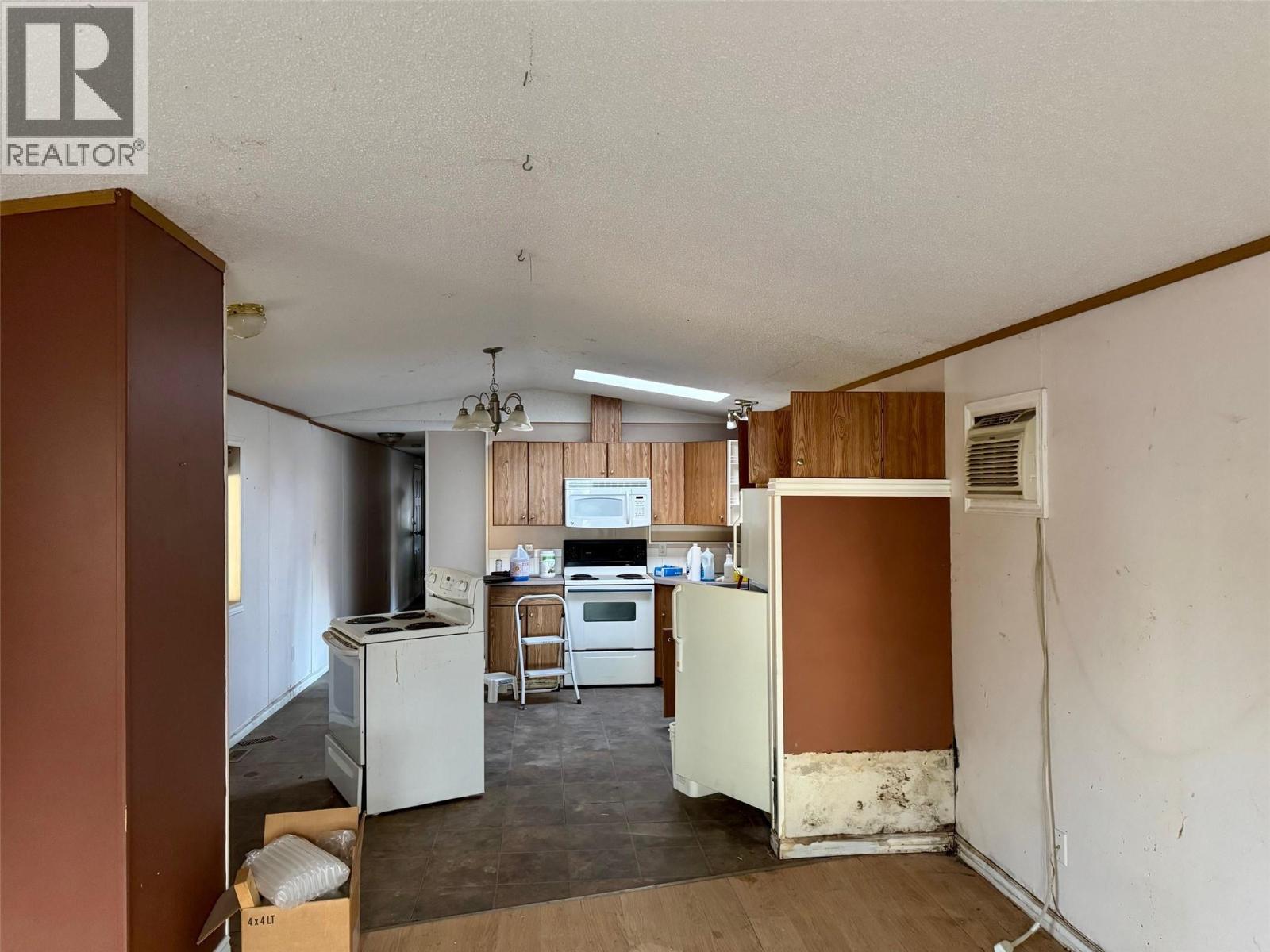 #1 3701 3 HIGHWAY - 10