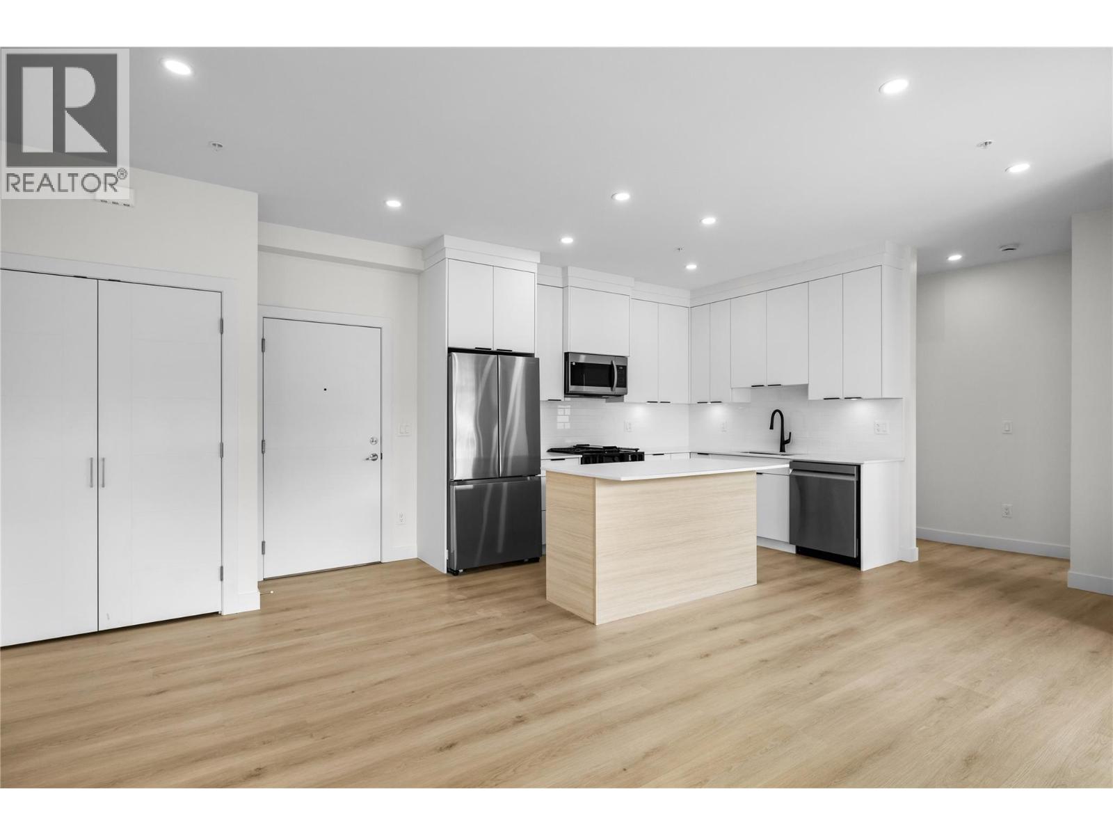 202 5300 Main Street, Kelowna