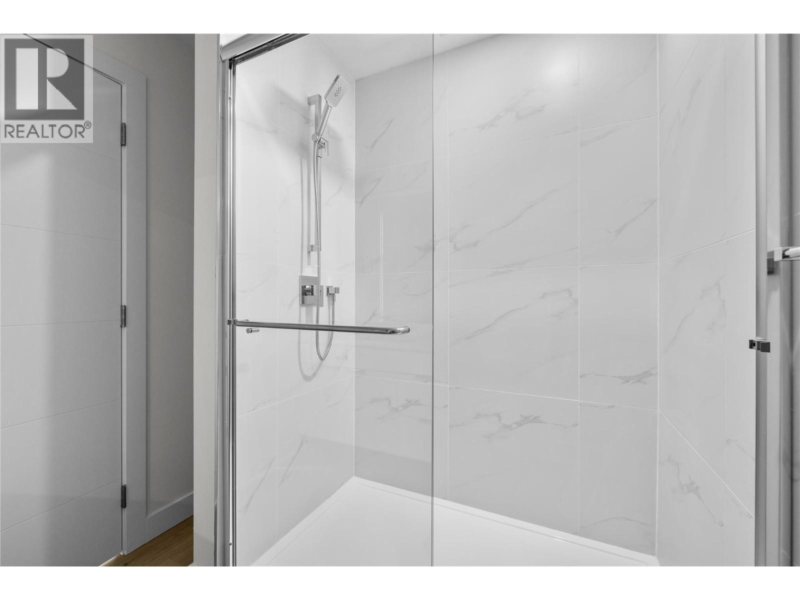 202 5300 Main Street, Kelowna