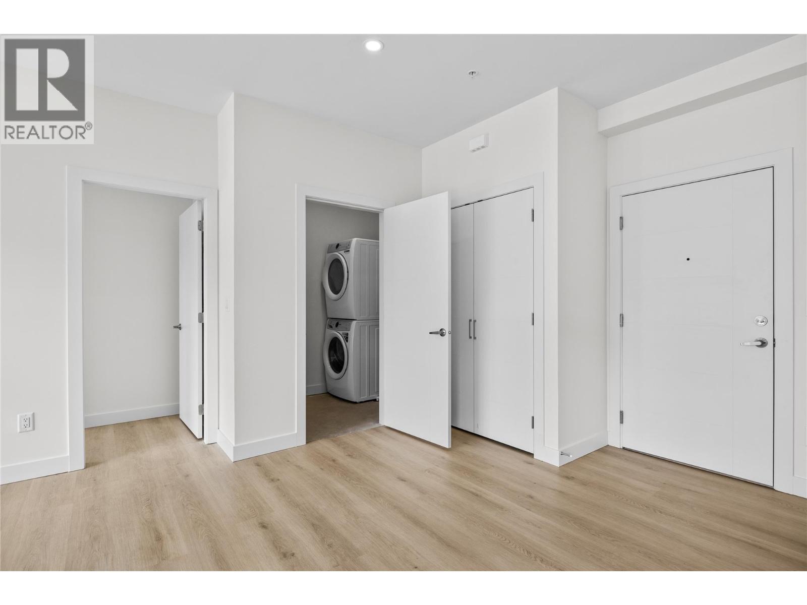 202 5300 Main Street, Kelowna