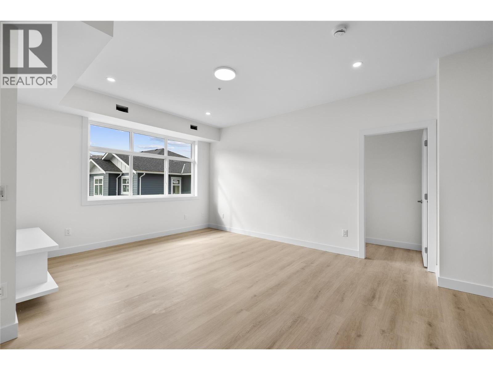 202 5300 Main Street, Kelowna