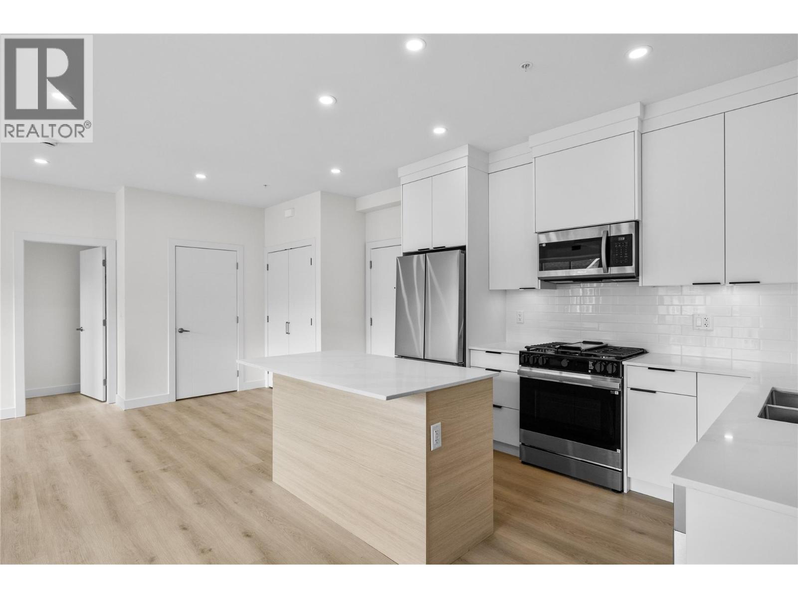 202 5300 Main Street, Kelowna