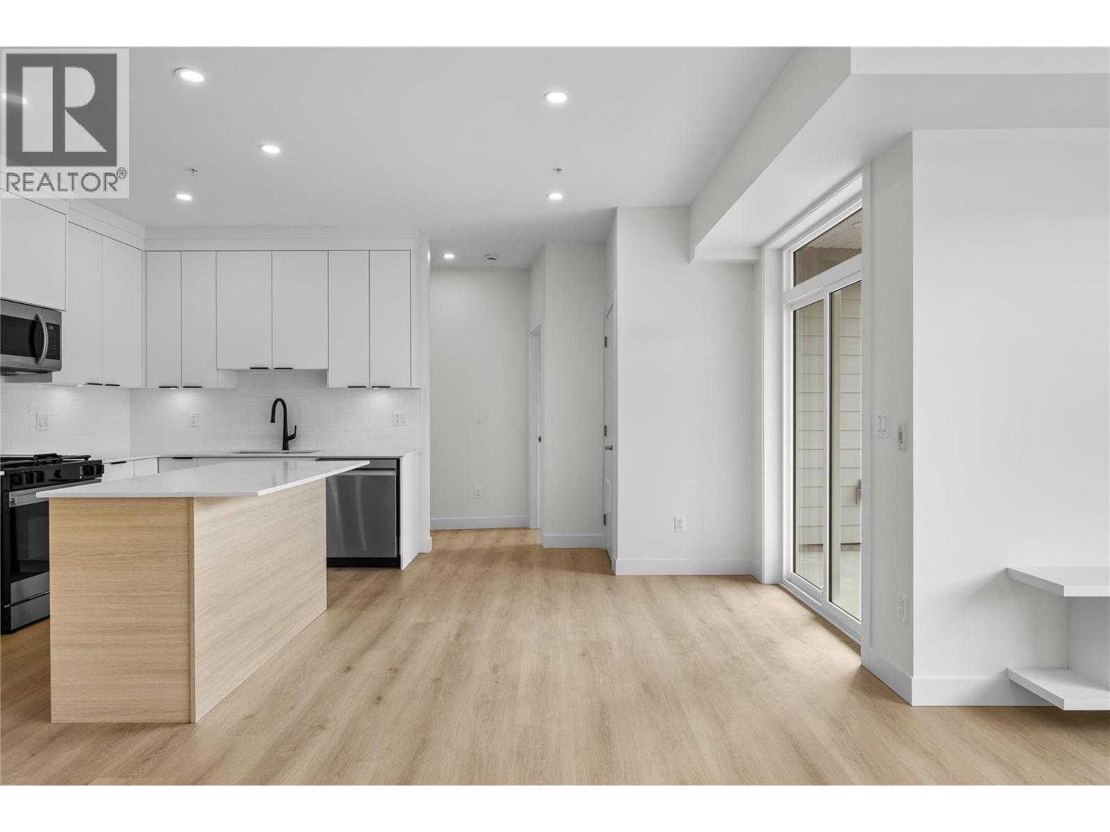 202 5300 Main Street, Kelowna