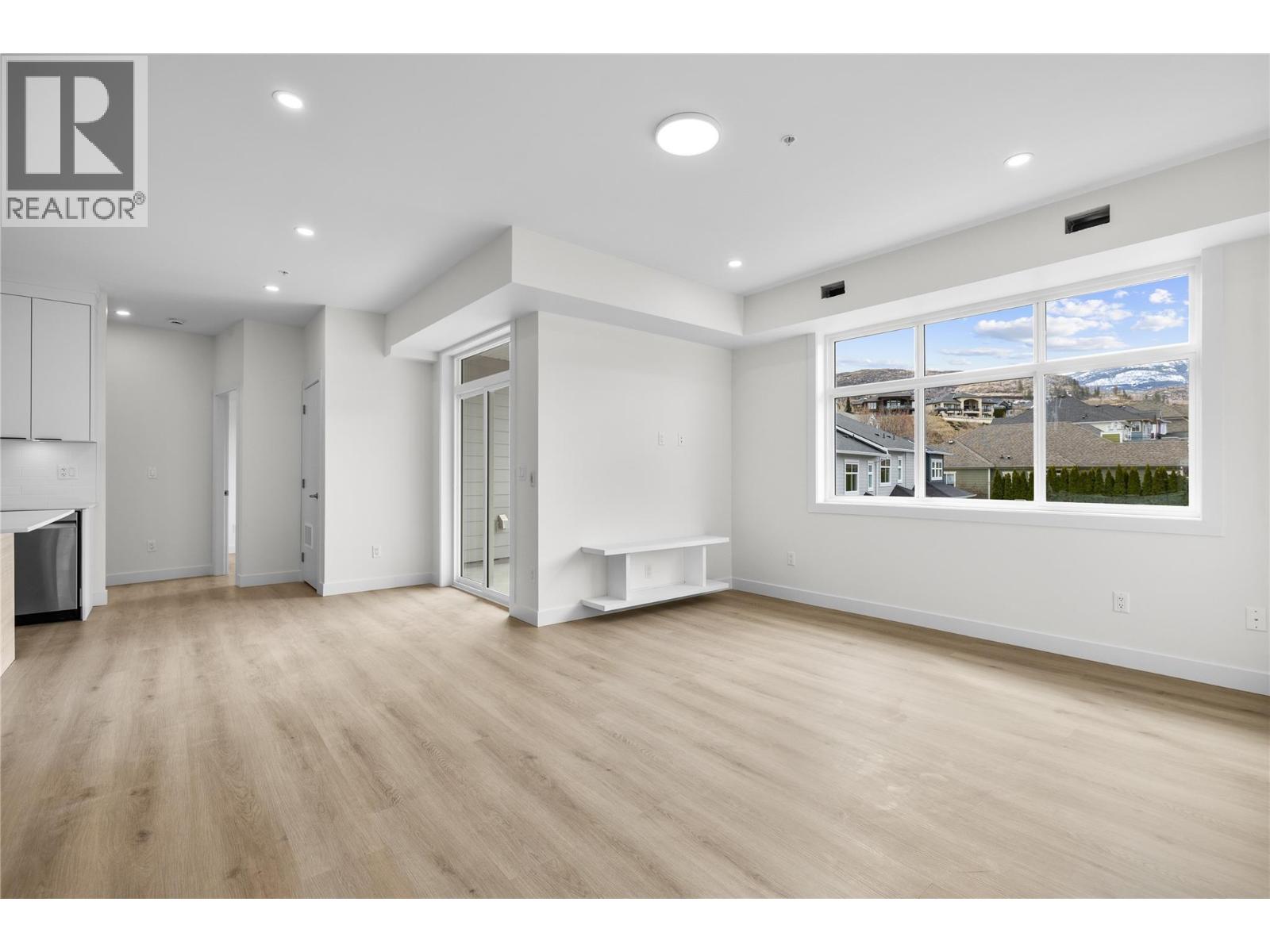 202 5300 Main Street, Kelowna