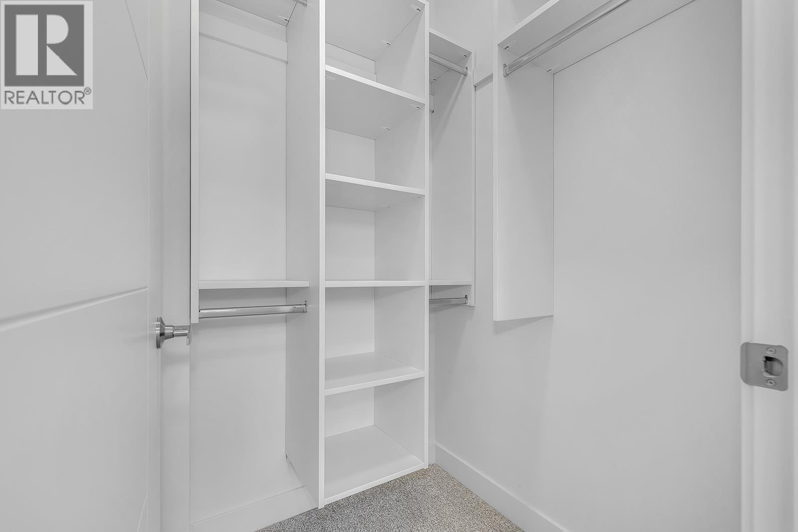 121 5300 Main Street, Kelowna