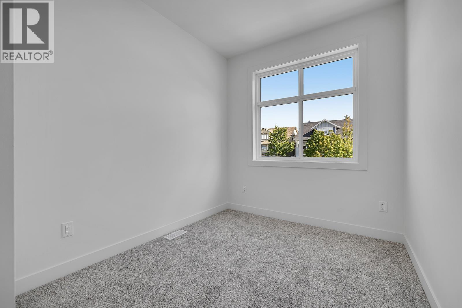 121 5300 Main Street, Kelowna